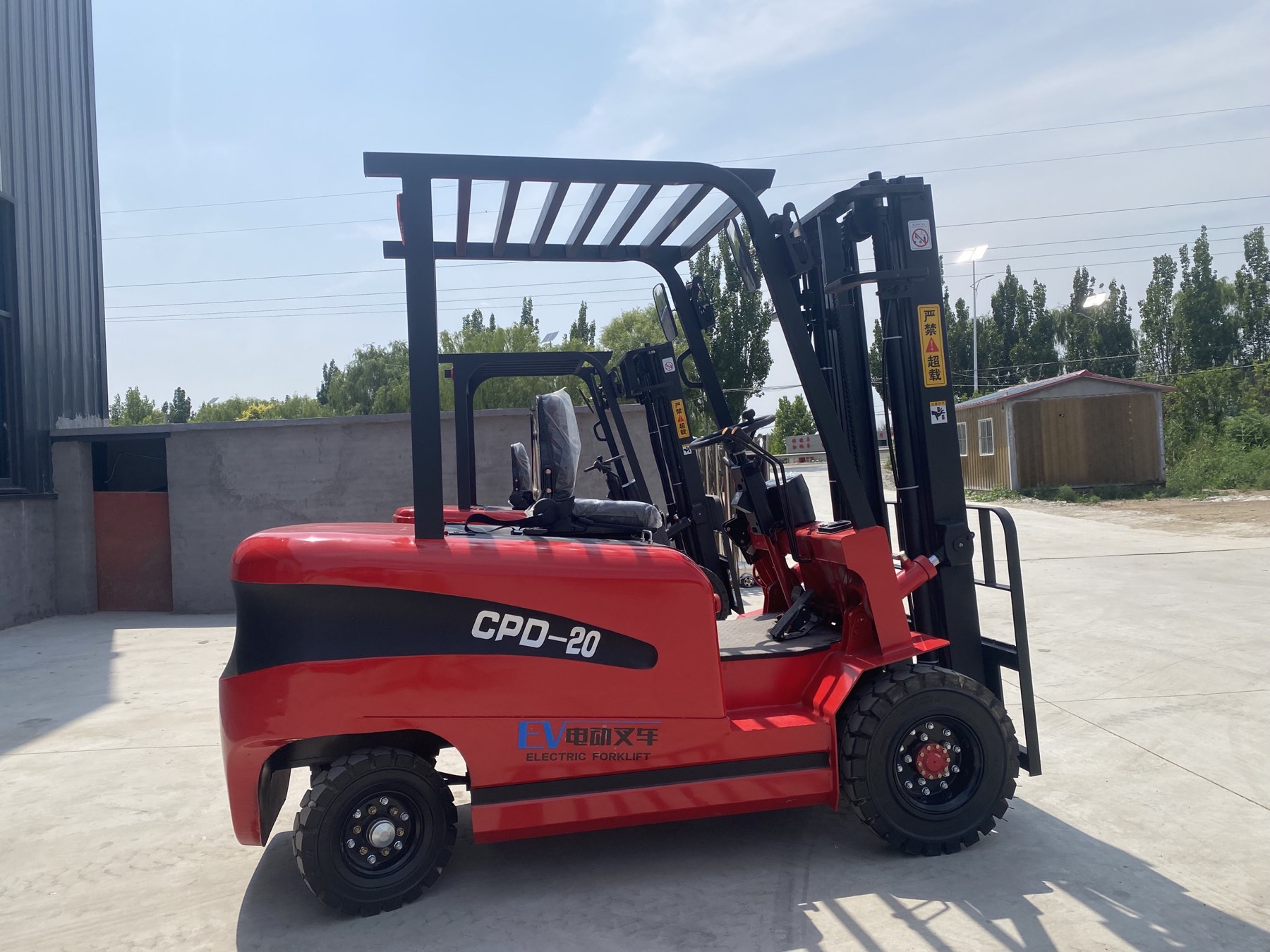 CPD-20 electric forklift detail view 2